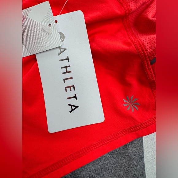 NWT Athleta Women's Ready Set Go 2 in 1 4” Athletic Shirts Womens Small - Picture 2 of 9